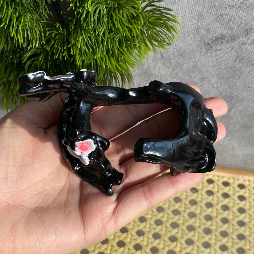 Resin Plum Blossom Stand