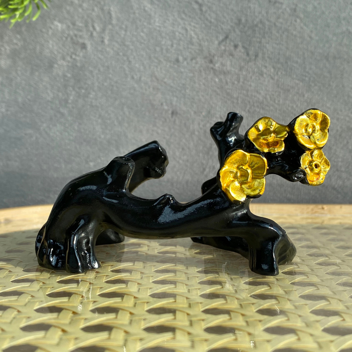 Resin Plum Blossom Stand