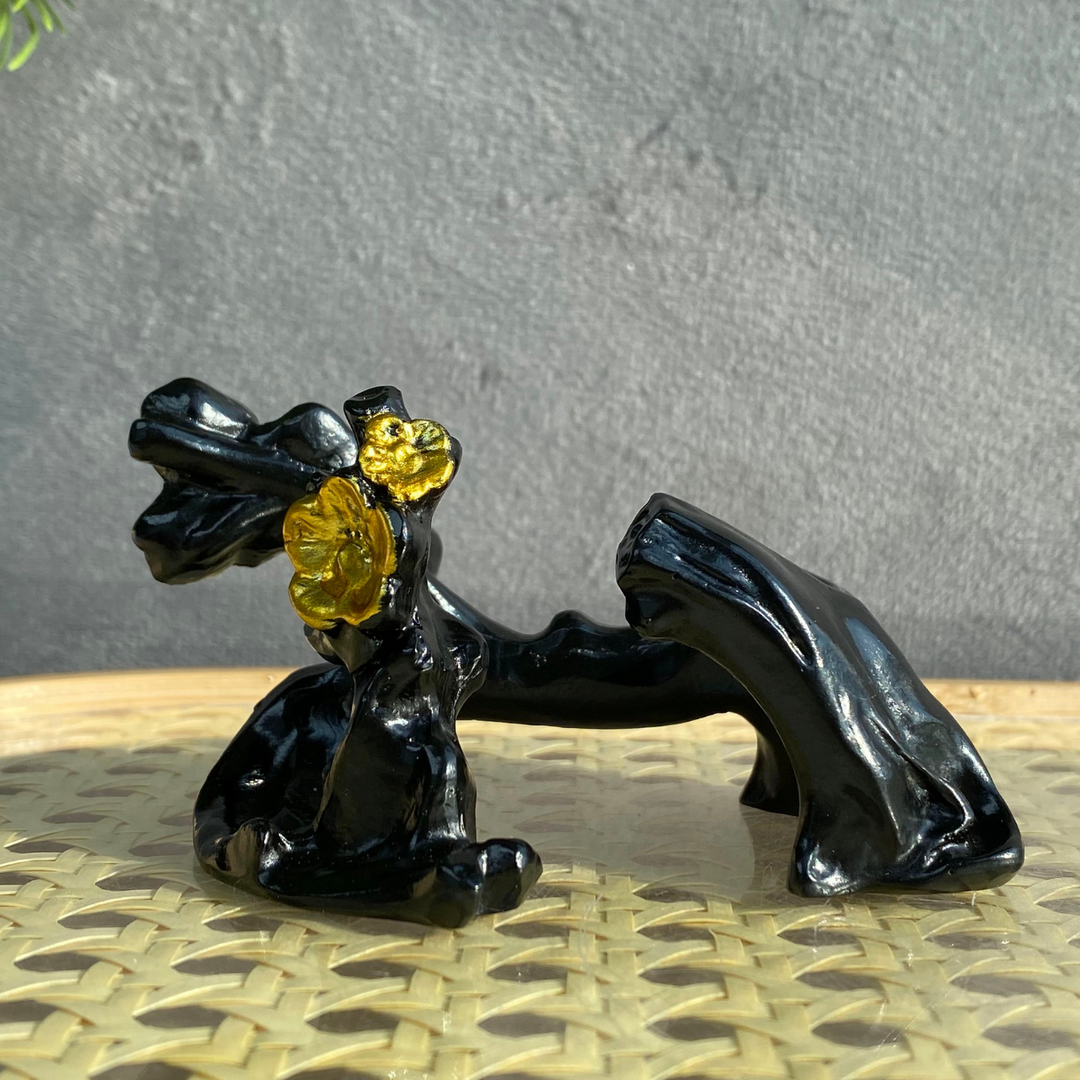 Resin Plum Blossom Stand
