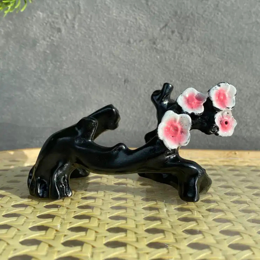 Resin Plum Blossom Stand