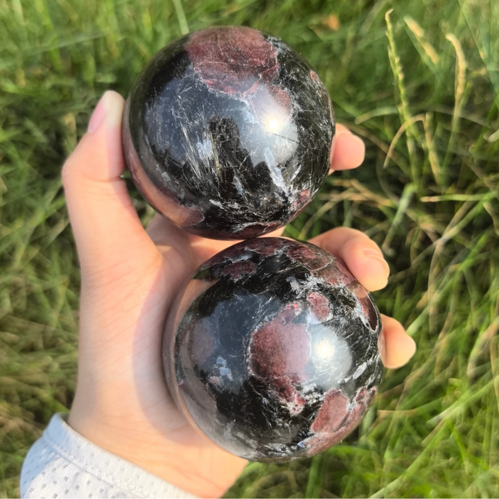 Garnet with Arfvedsonite Sphere