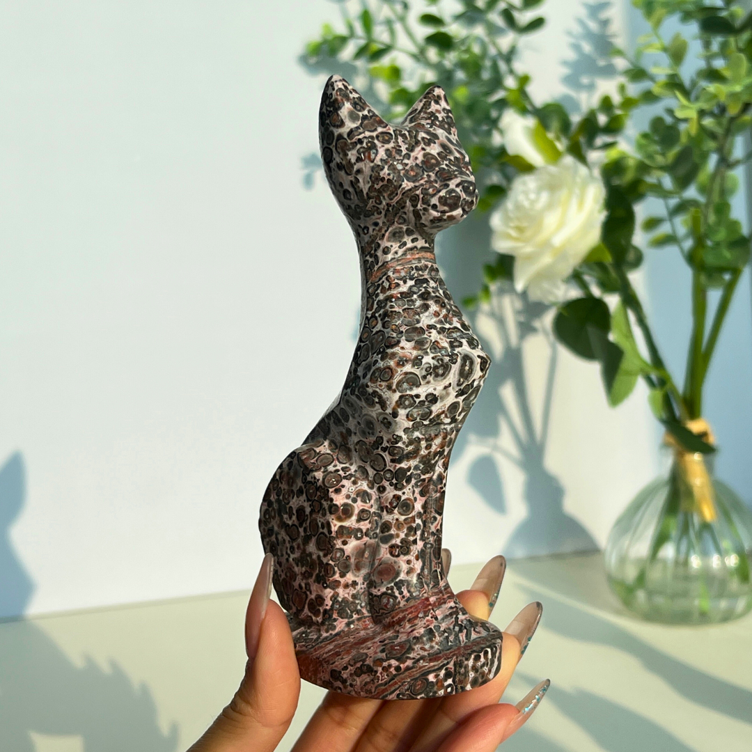 KIKI Exclusive Design Cat Carving