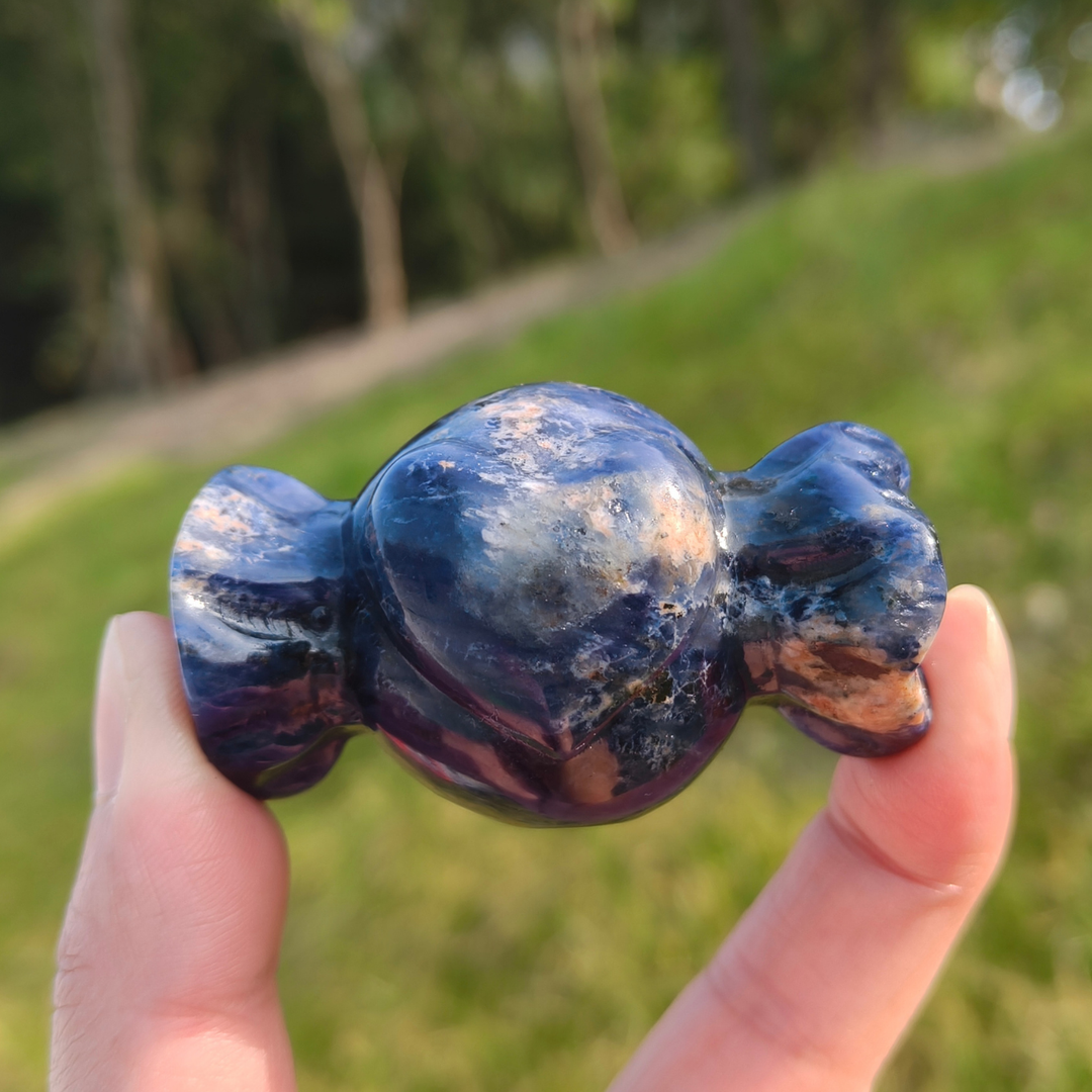 Natural Carved Crystal Heart Shaped Candies