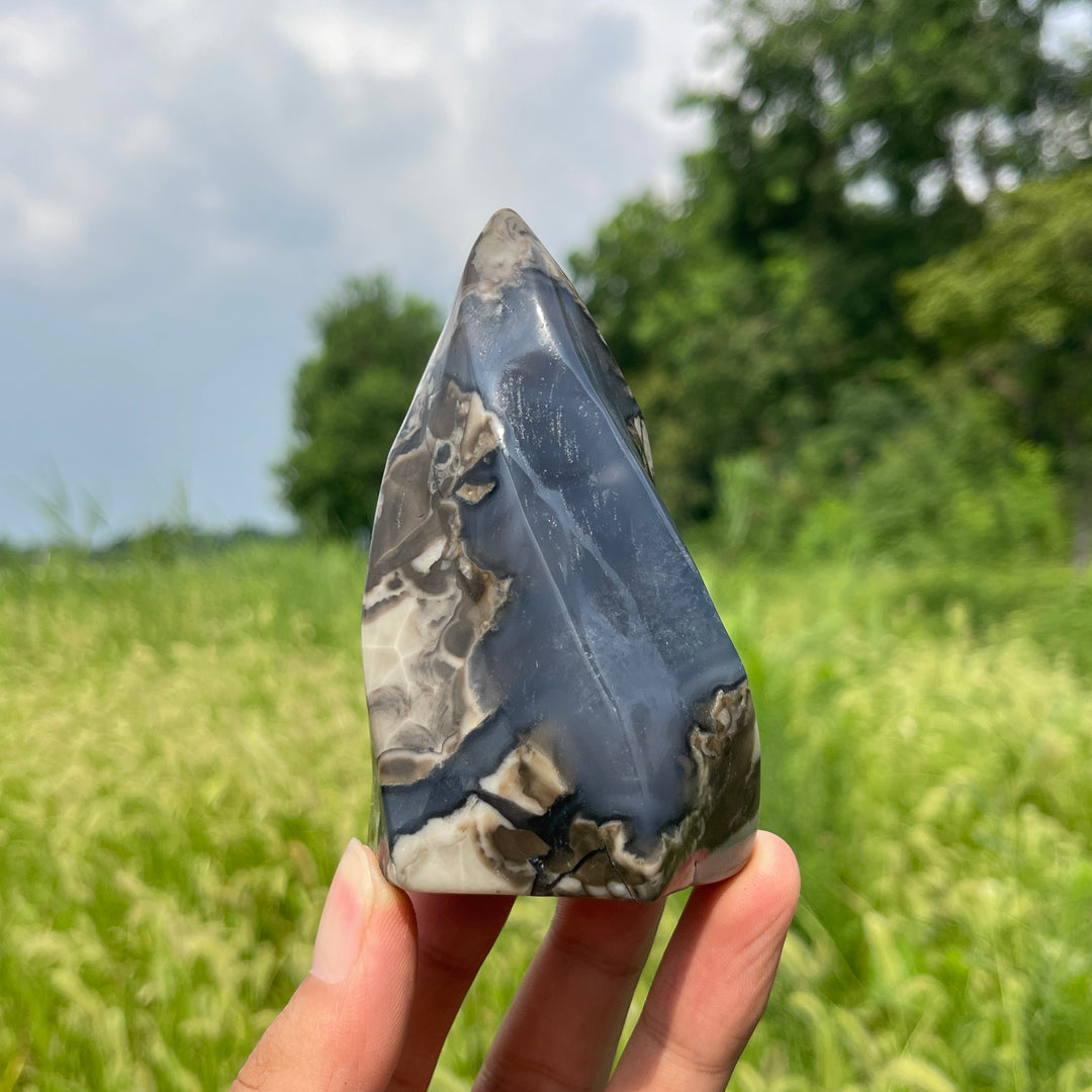 Unique,A Slightly Imperfect Natural Crystal Volcanic Agate Flame