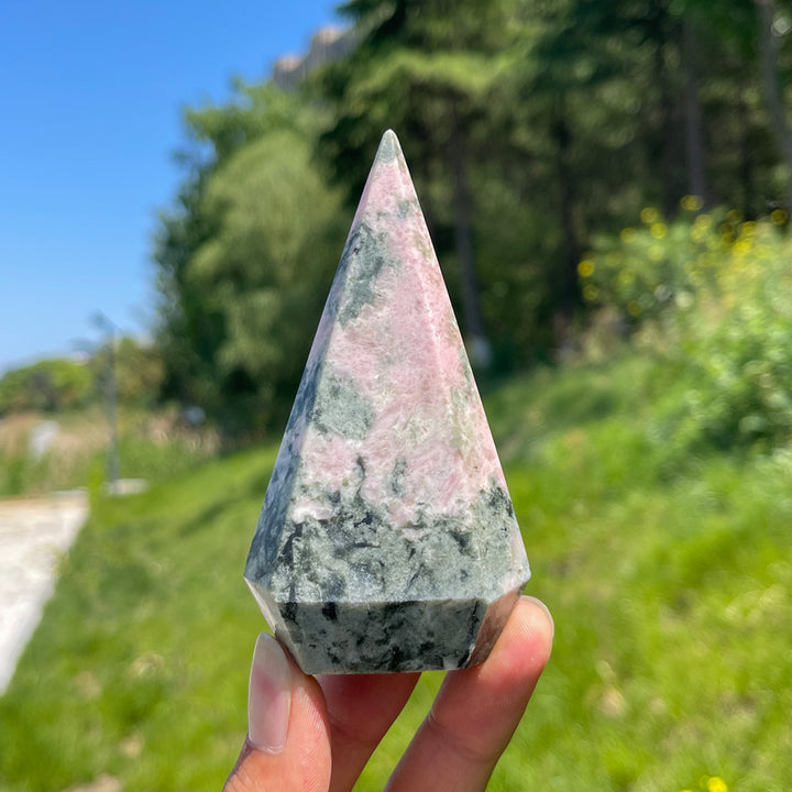 Unique,A Slightly Imperfect Natural Rhodonite With Diopside Teardrop