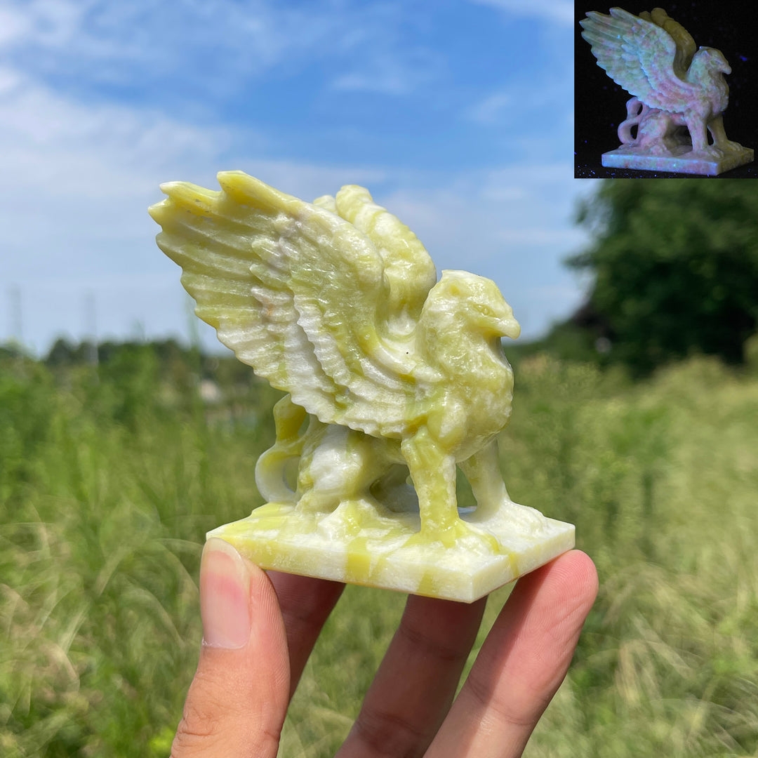 Natural Crystal Carving Serpentine Griffin