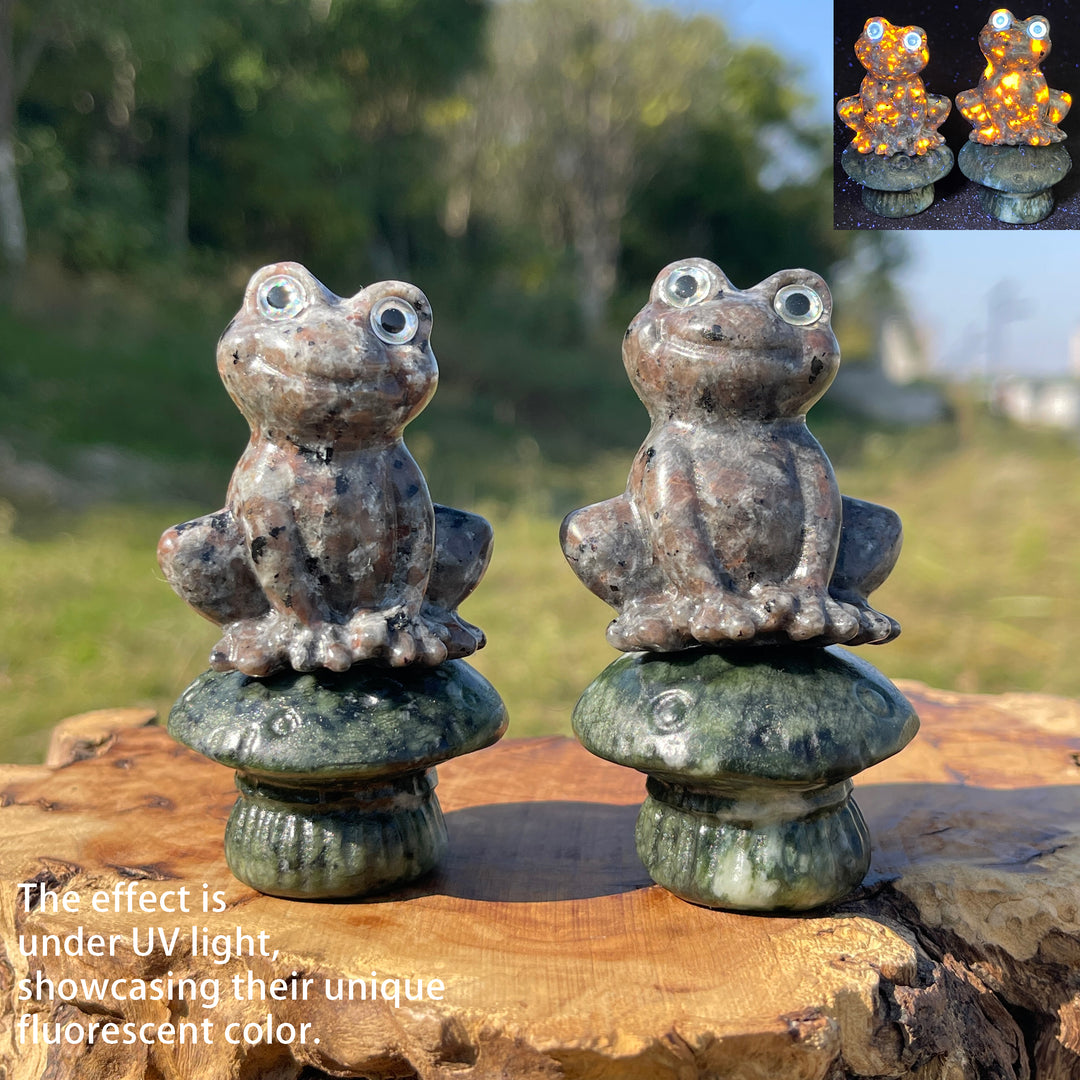 Natural Crystal Carving Big Eyed Frog On Mushroom