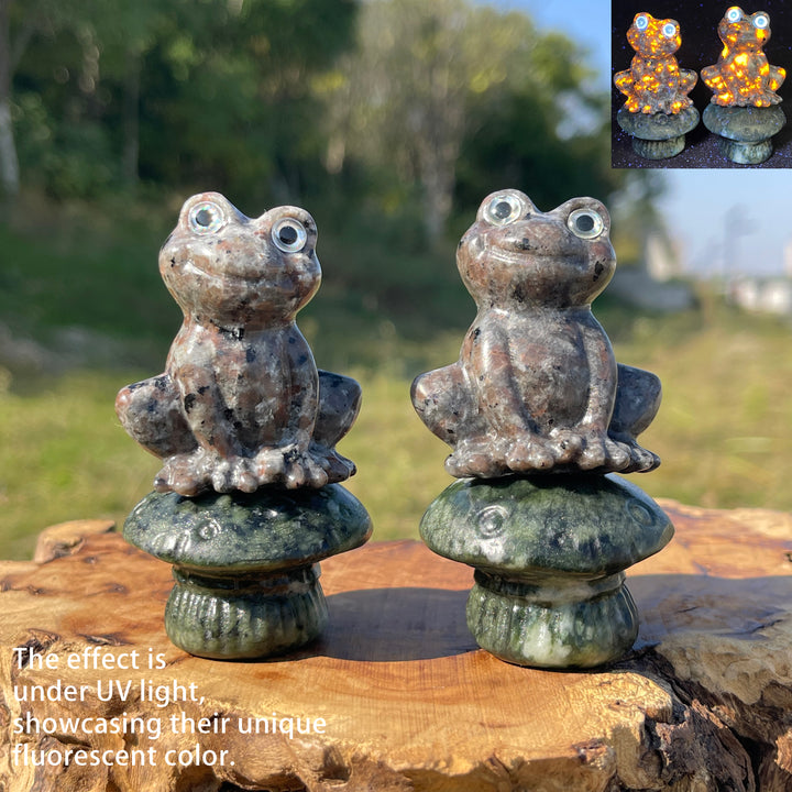 Natural Crystal Carving Big Eyed Frog On Mushroom