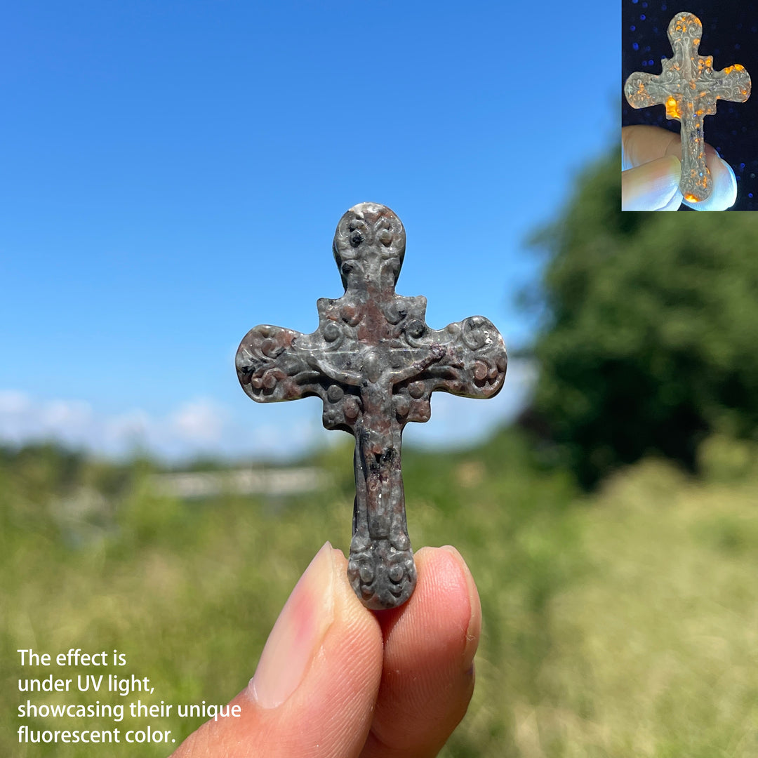 Natural Crystal Carving Handheld Cross