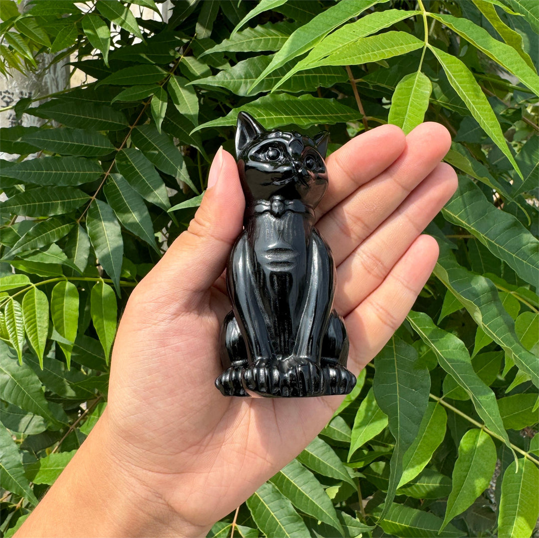 Sculpture de chat en obsidienne