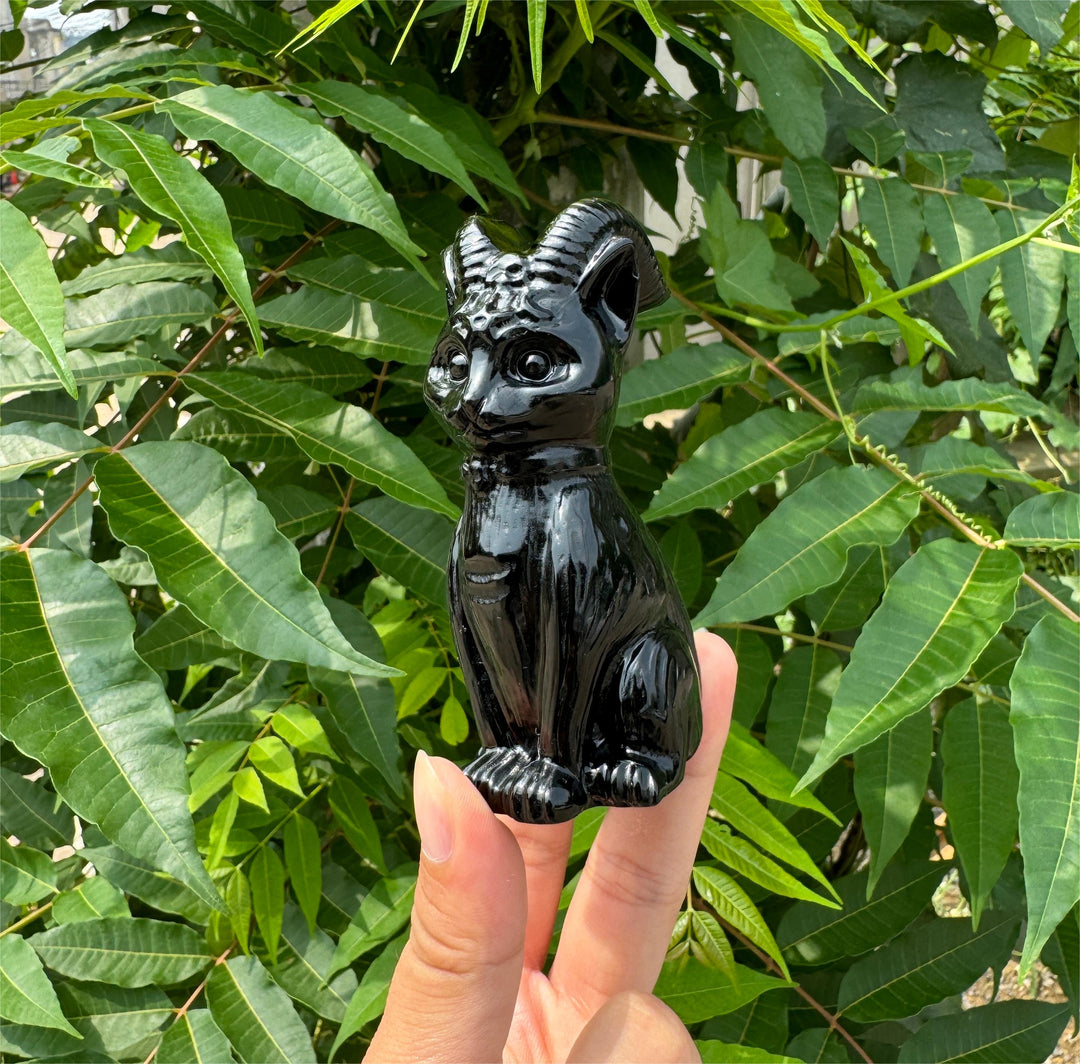 Sculpture de chat en obsidienne