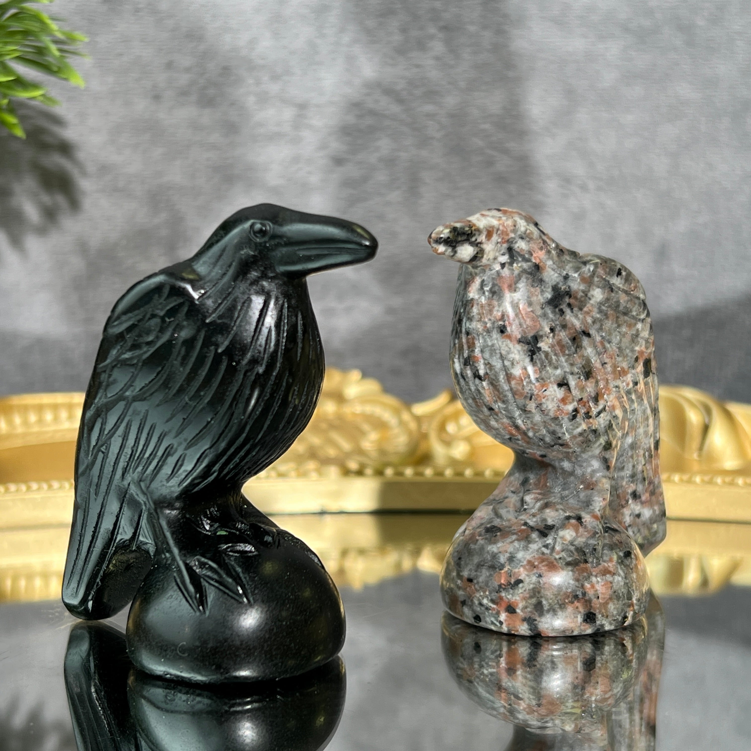 2inch Crow Carving – KiKi Crystal