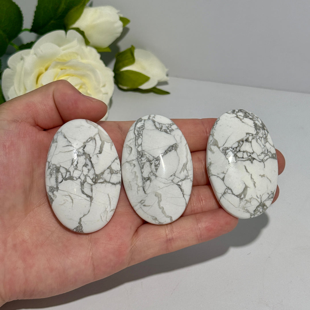 Howlite Palm Stone