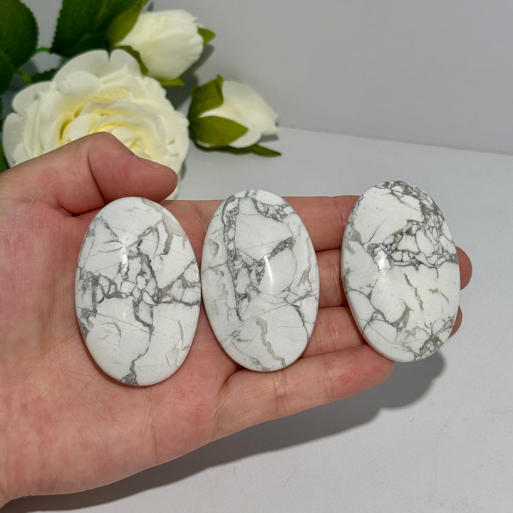 Howlite Palm Stone