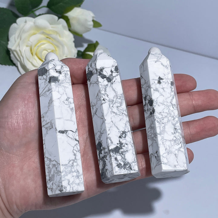 Howlite Point