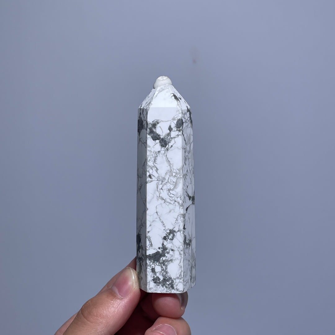 Howlite Point