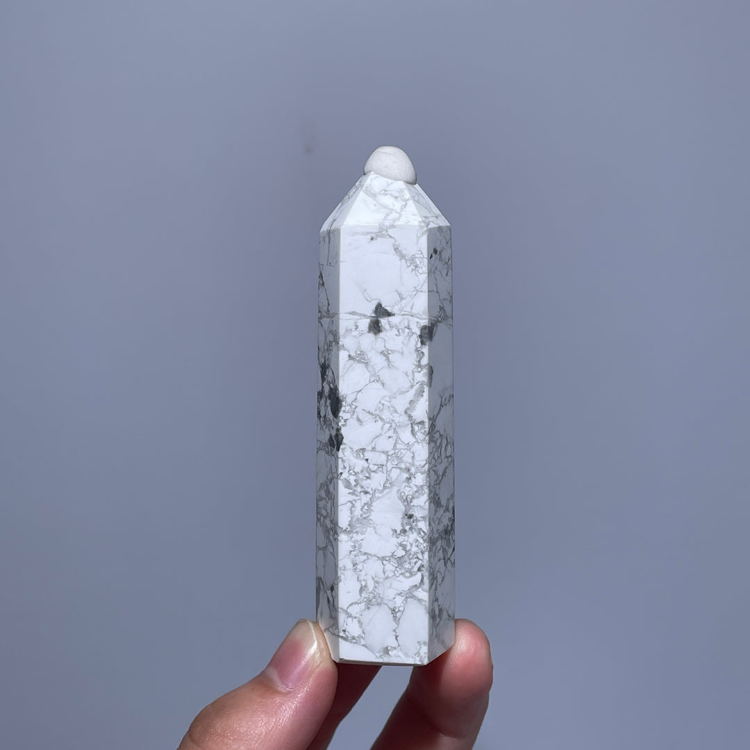 Howlite Point