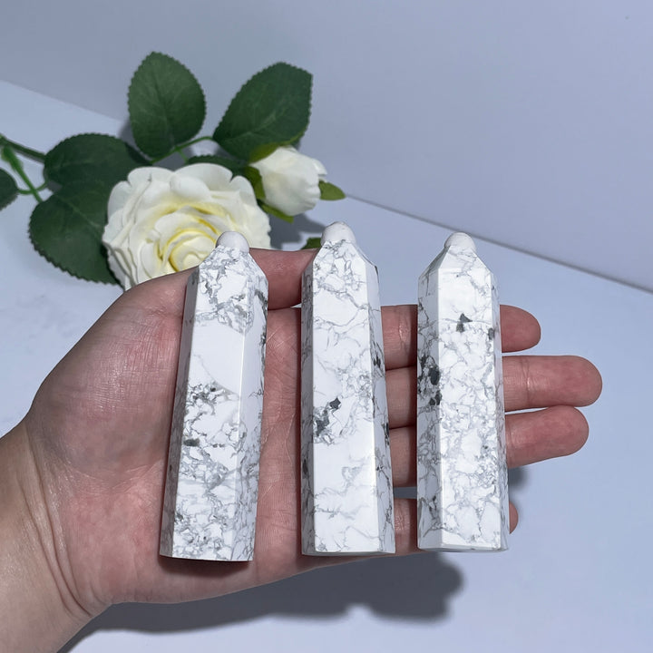 Howlite Point