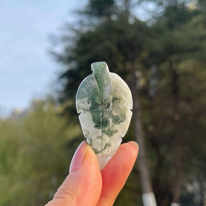 Natural Crystal Carving Leaf