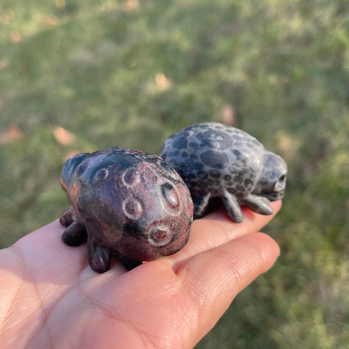 Natural Crystal Carving Ghost-Faced Spider