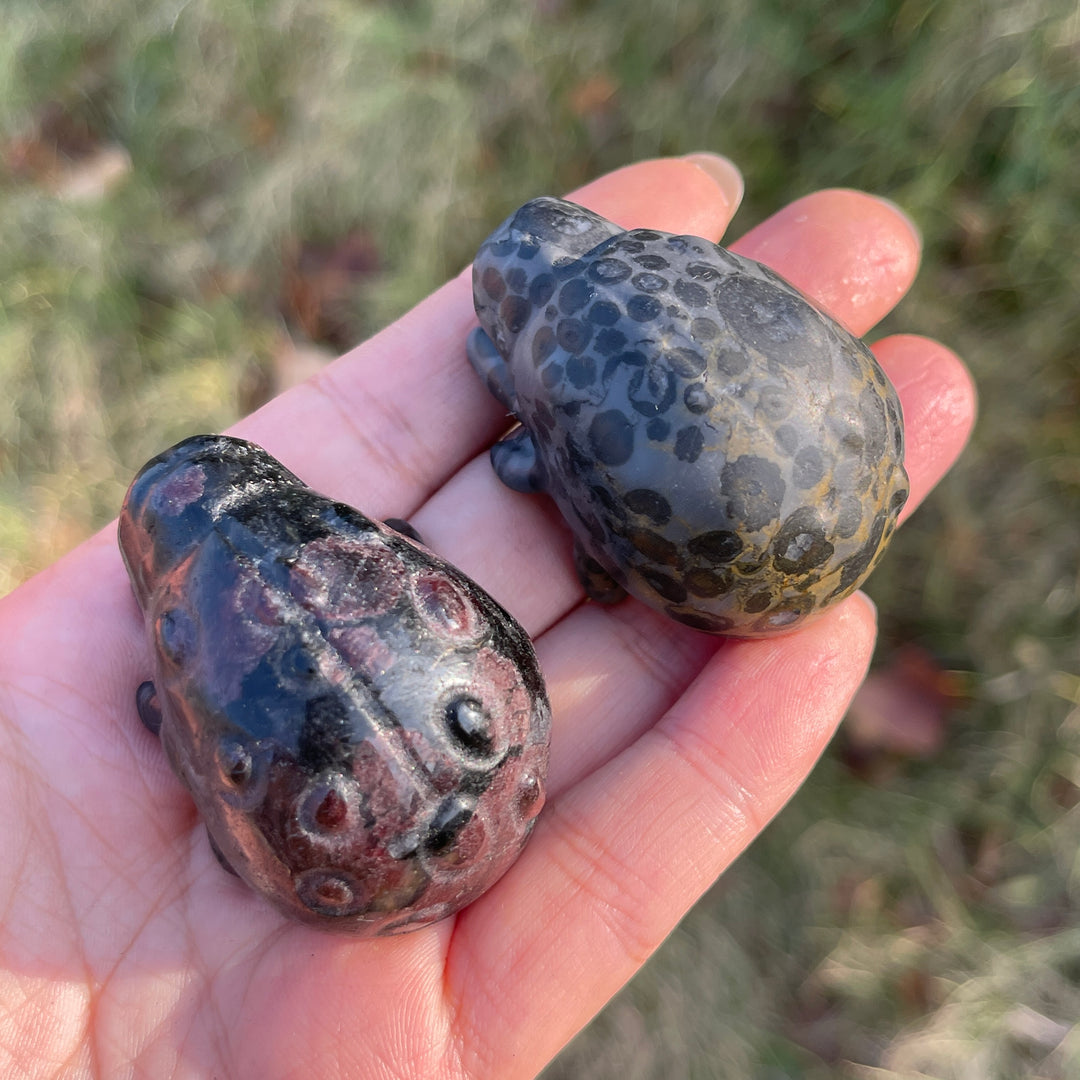 Natural Crystal Carving Ghost-Faced Spider