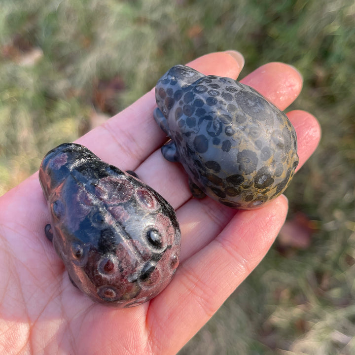 Natural Crystal Carving Ghost-Faced Spider