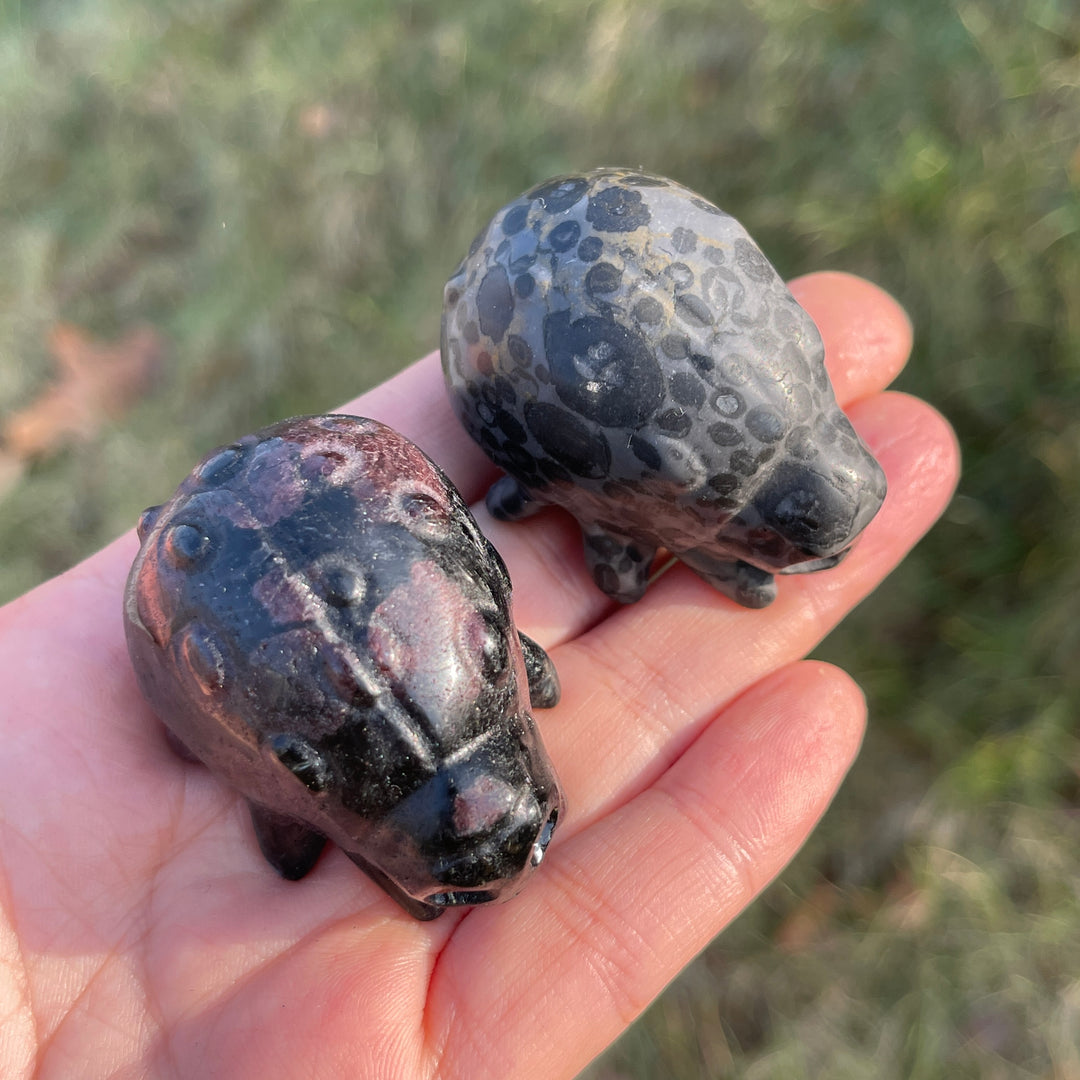 Natural Crystal Carving Ghost-Faced Spider
