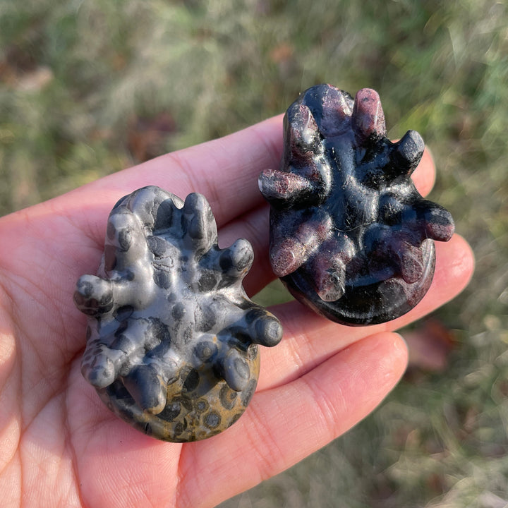 Natural Crystal Carving Ghost-Faced Spider