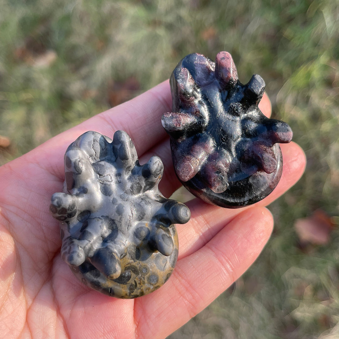 Natural Crystal Carving Ghost-Faced Spider
