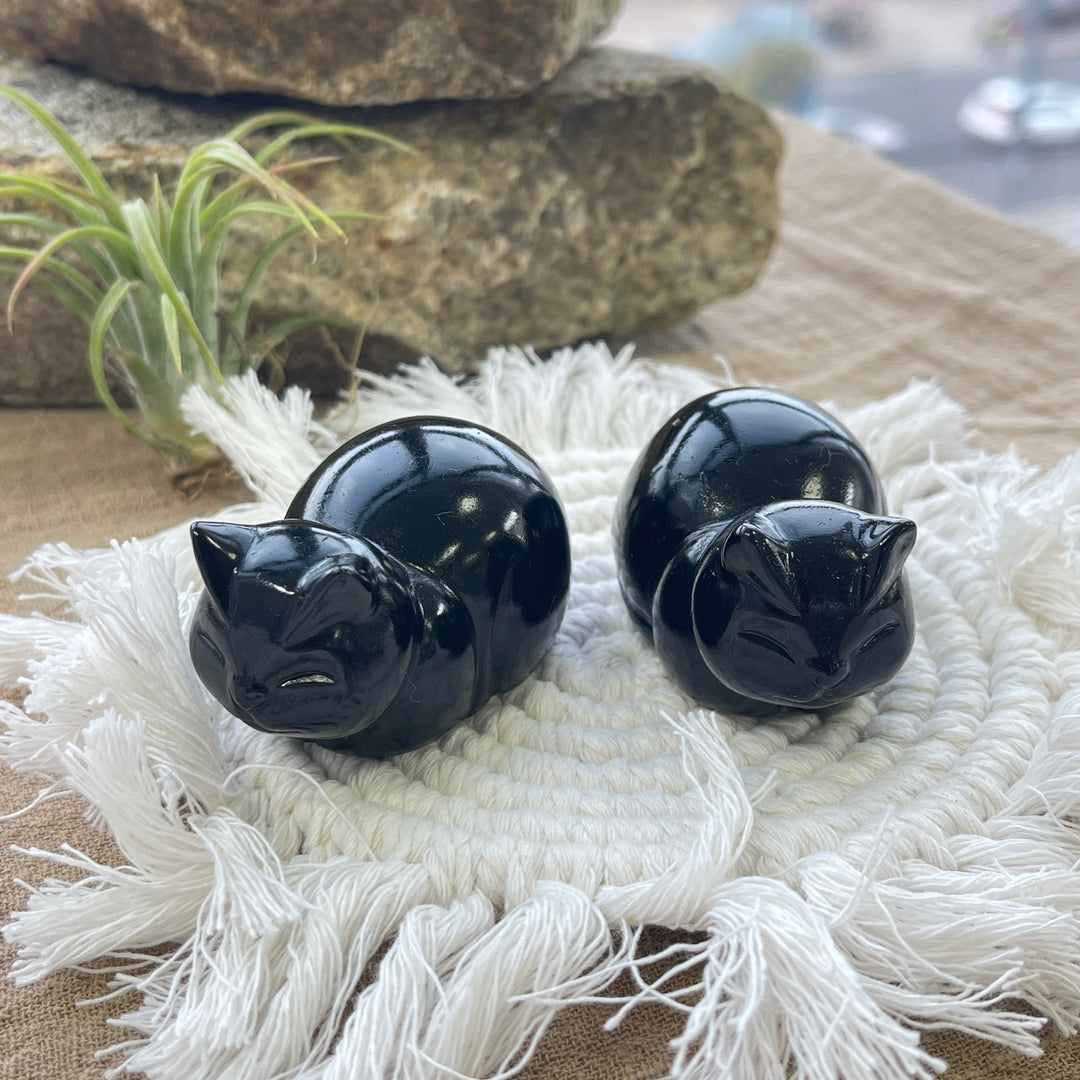 Natural Carving Loaf Cat