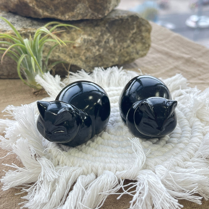 Natural Carving Loaf Cat