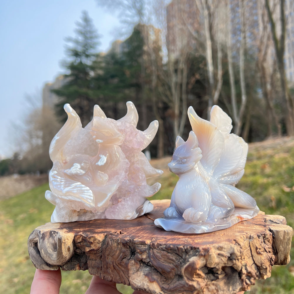 Unique,Natural Crystal Carving Orca Agate Nine-Tailed Fox