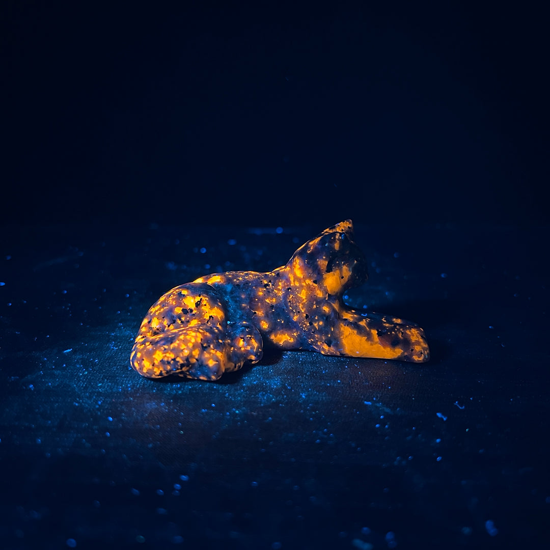 Natural Crystal Carving Curled-Tail Lying Cat