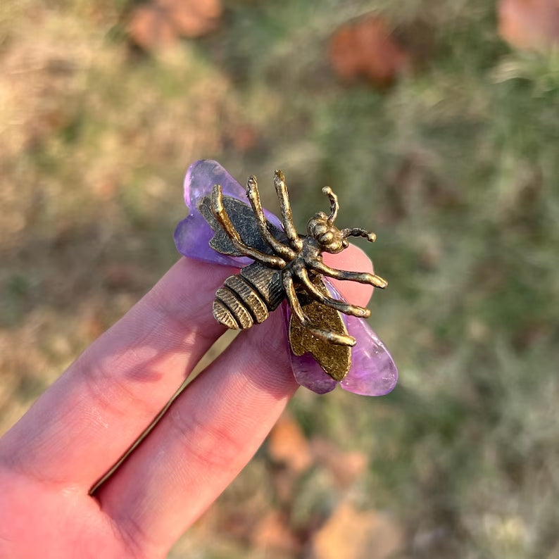 Natural Crystal Carving Bee