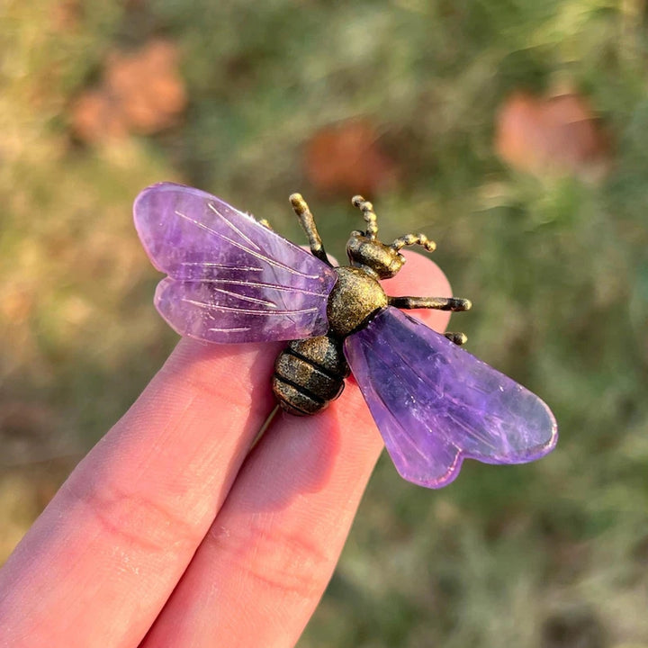 Natural Crystal Carving Bee