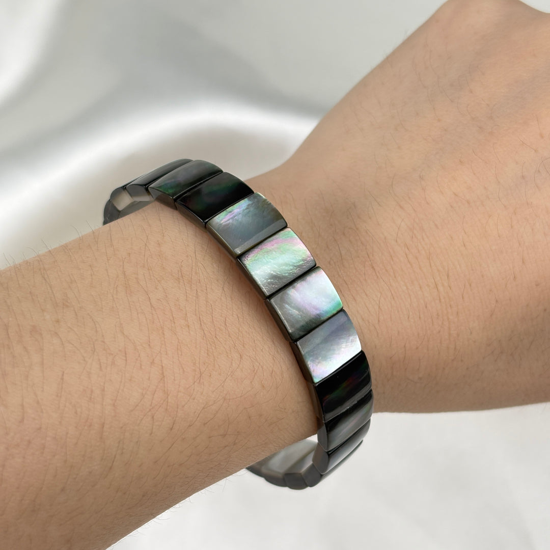 Black Shell Square Bracelet 11.4-11.7mm