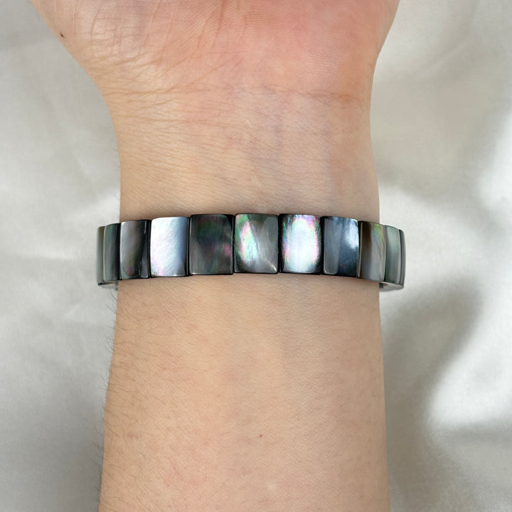 Black Shell Square Bracelet 11.4-11.7mm