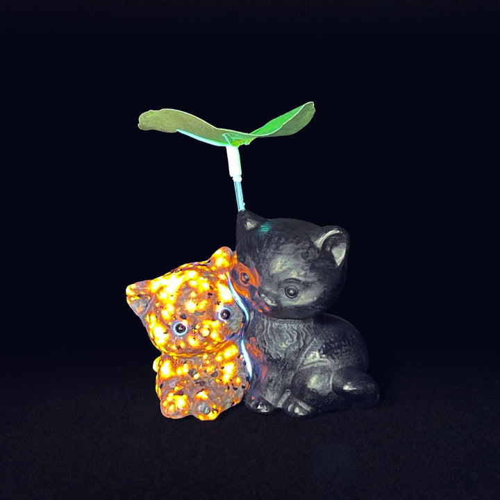 Tallado de gato de pareja unida de cristal natural
