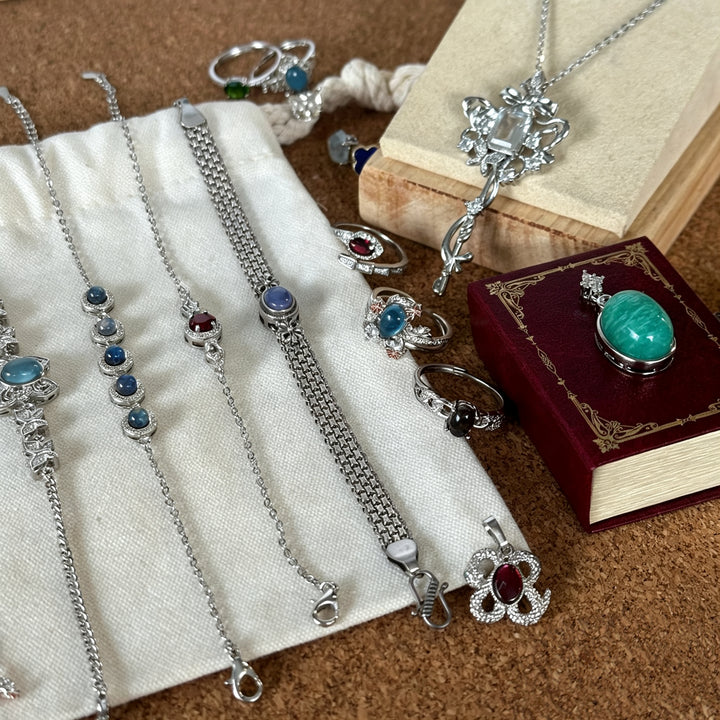 Bolsa Misteriosa de Joyería de Cristal Kiki (Tono Plateado) - ¡La Joyería Sorpresa que Realmente Amarás!