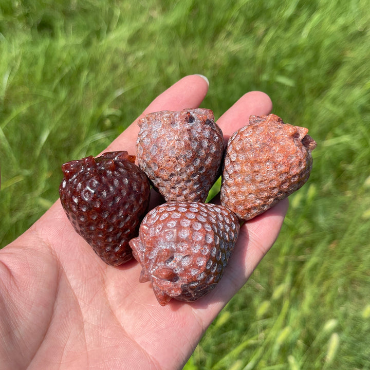 Natural Crystal Delicate Strawberry Carving