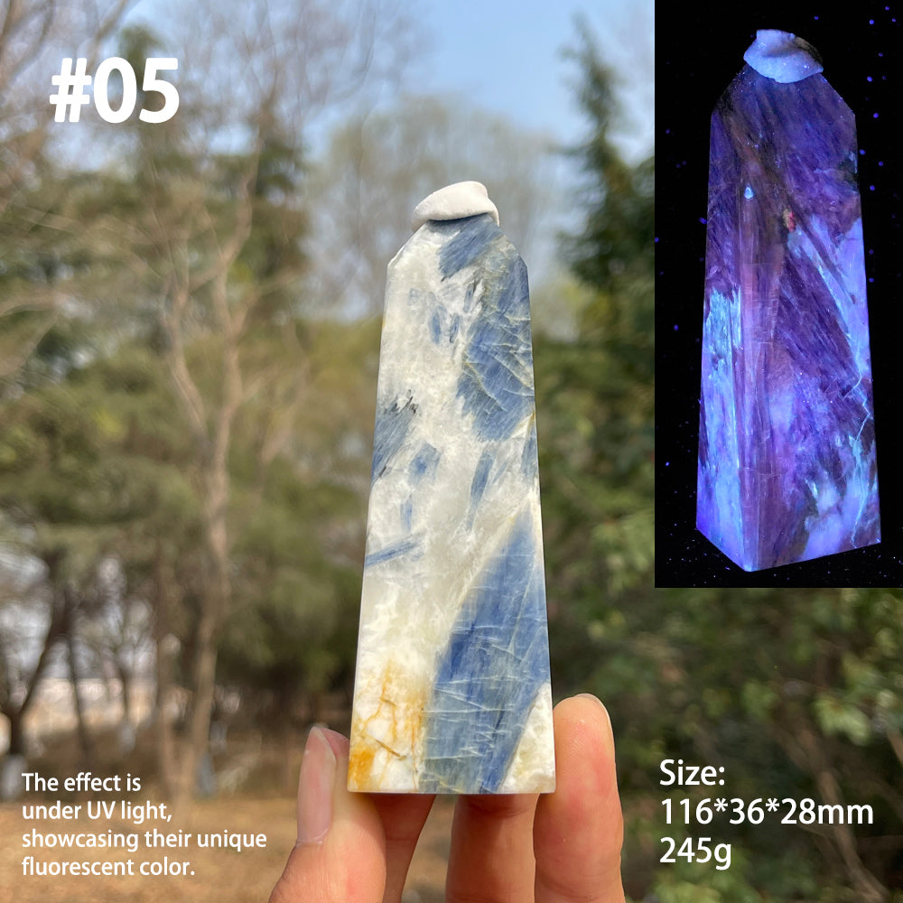 Unique,Natural Blue Kyanite Point