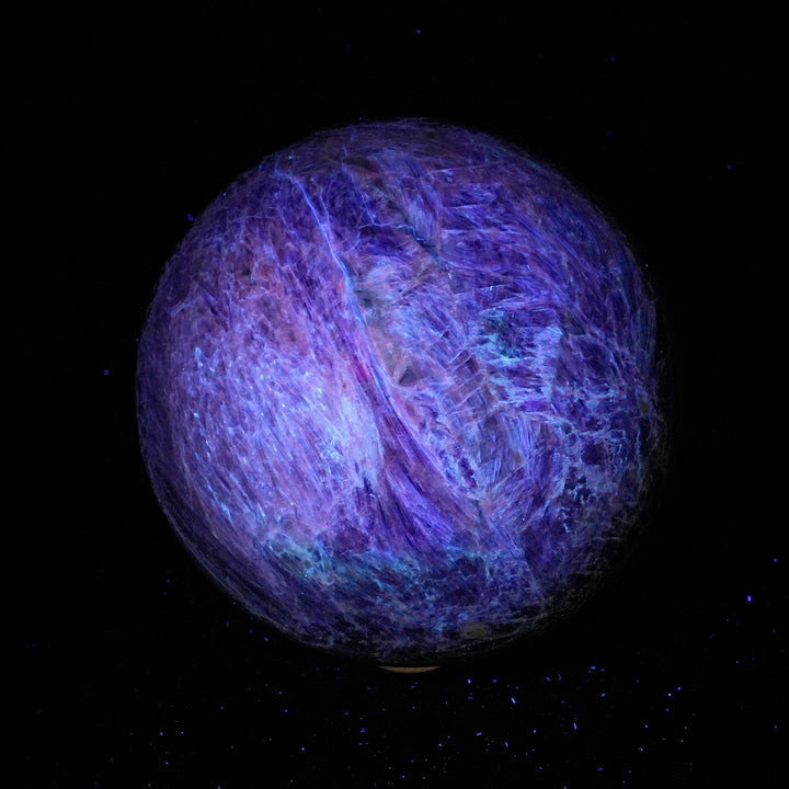 Esfera de Cristal de Kyanita Azul Grande y Natural