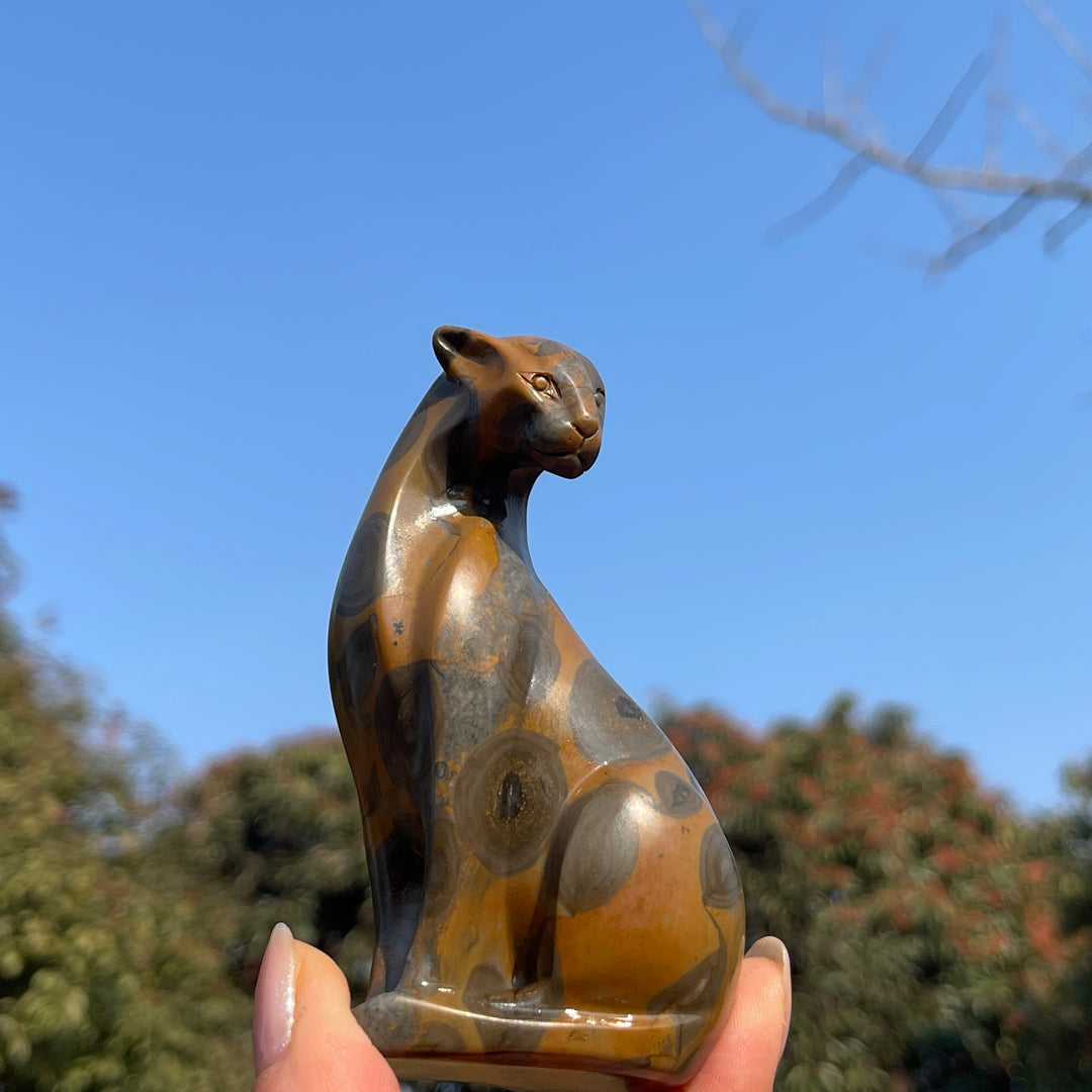 Natural Leopard Skin Jasper Looking Back Leopard Carving