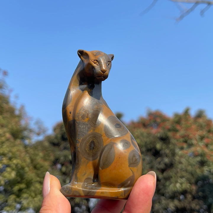 Natural Leopard Skin Jasper Looking Back Leopard Carving