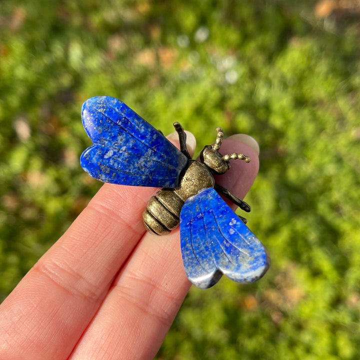 Natural Crystal Carving Bee