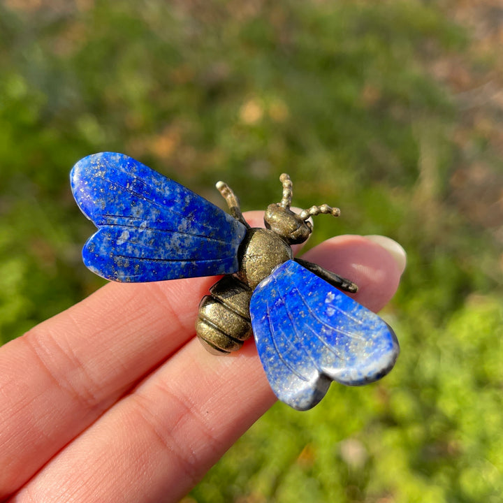 Natural Crystal Carving Bee