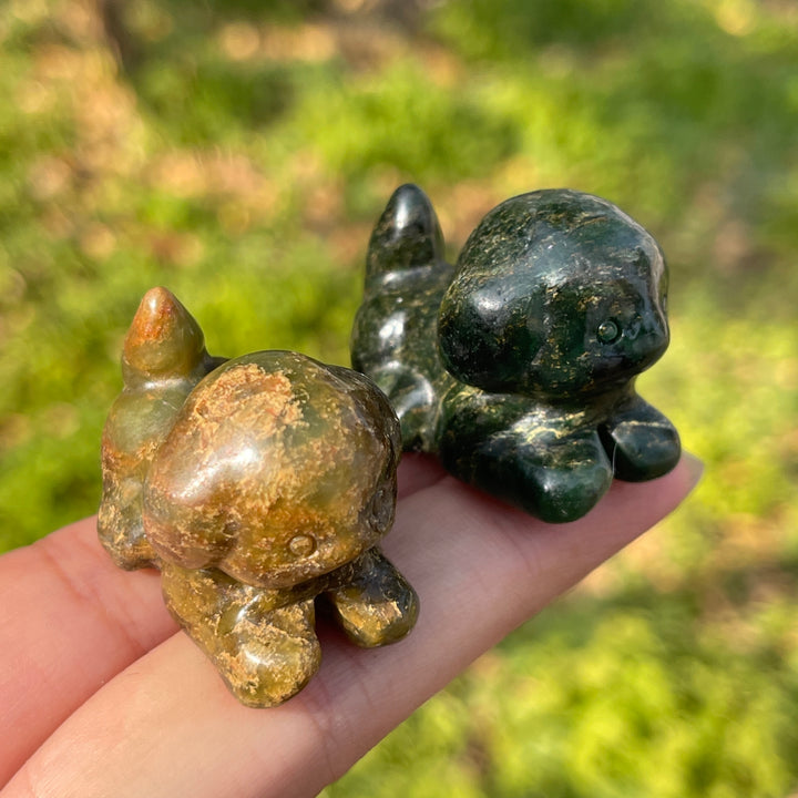 Natural Carving Fuchsite in Quartz Mini Dog