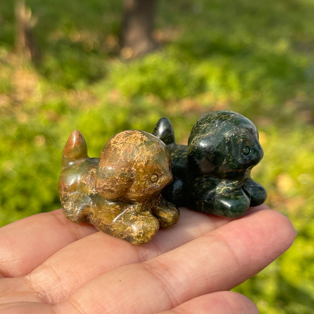 Natural Carving Fuchsite in Quartz Mini Dog