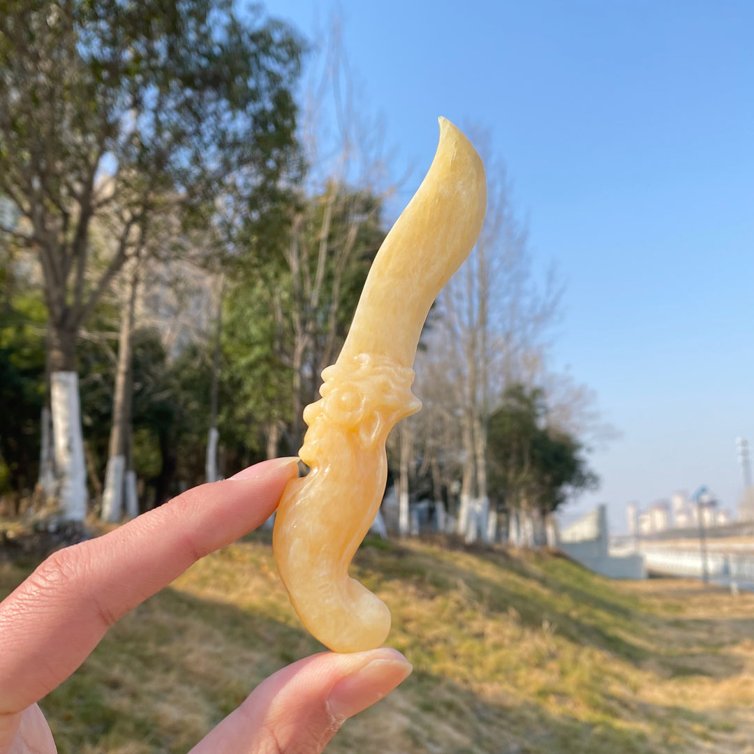 Natural Crystal Dagger Carving