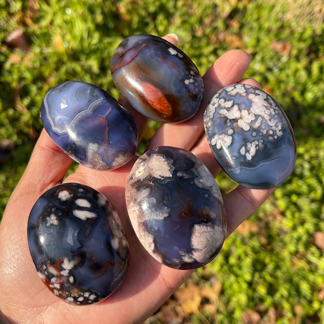 Natural Blue Flower Agate Palm Stone